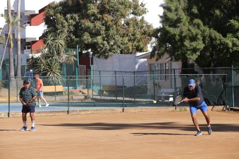 Suman Herrera y Villasana su segundo triunfo en la Copa Carnaval de Tenis Racquet Club Las Gaviotas