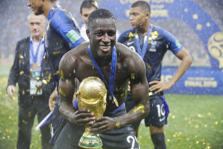 Benjamin Mendy, jugador del City acusado de violación, sale en libertad bajo fianza
