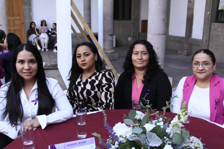 Reconocen a mujeres que Construyen Bienestar