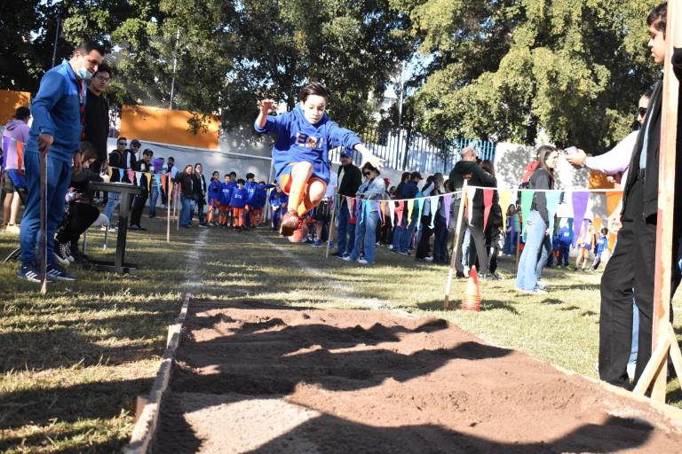 Corren con velocidad en la Miniolimpiada 2023 de la Activa Integral