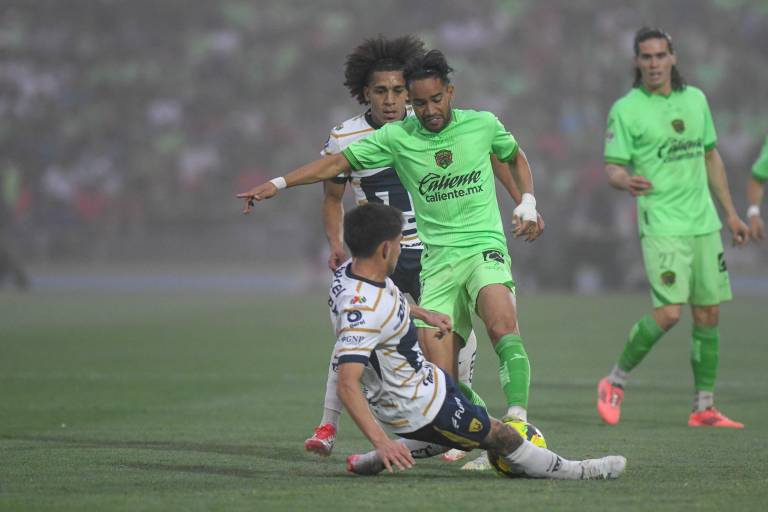 Alex Padilla brilla en los penales y mantiene con vida a los Pumas en el Play-In