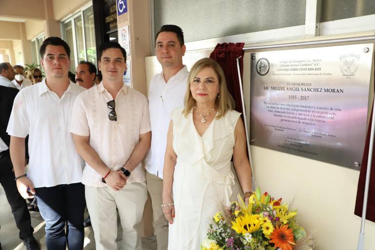 Rinden homenaje al abogado Sánchez Morán en la UAS
