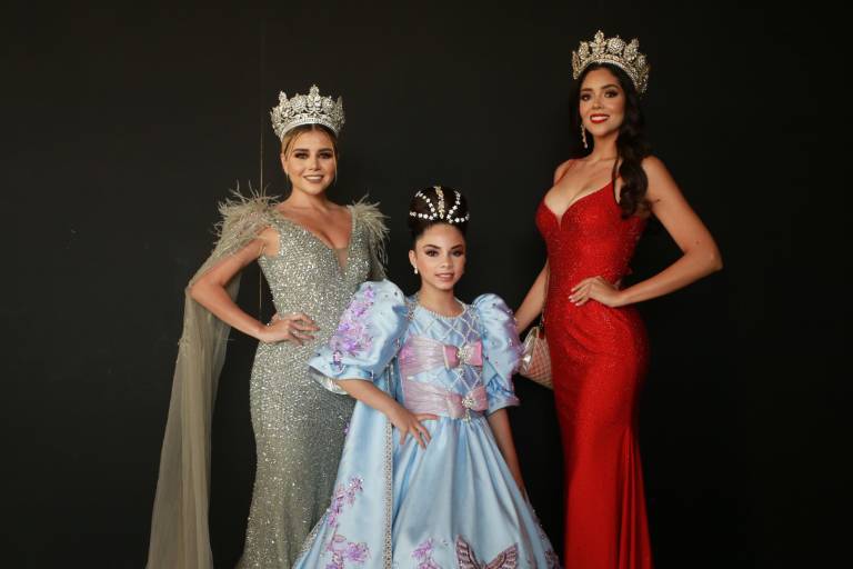 Melanie I es coronada como Reina Infantil del Carnaval 2023