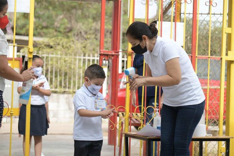 No pueden impedir la entrada a las escuelas por no portar cubrebocas, reitera la SEPyC