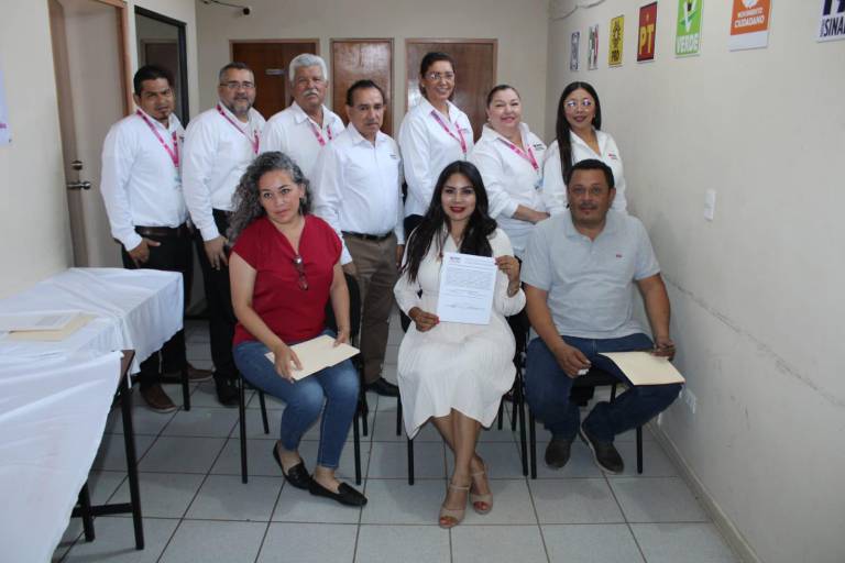 Entregan constancia a regidores por representación proporcional, en Rosario