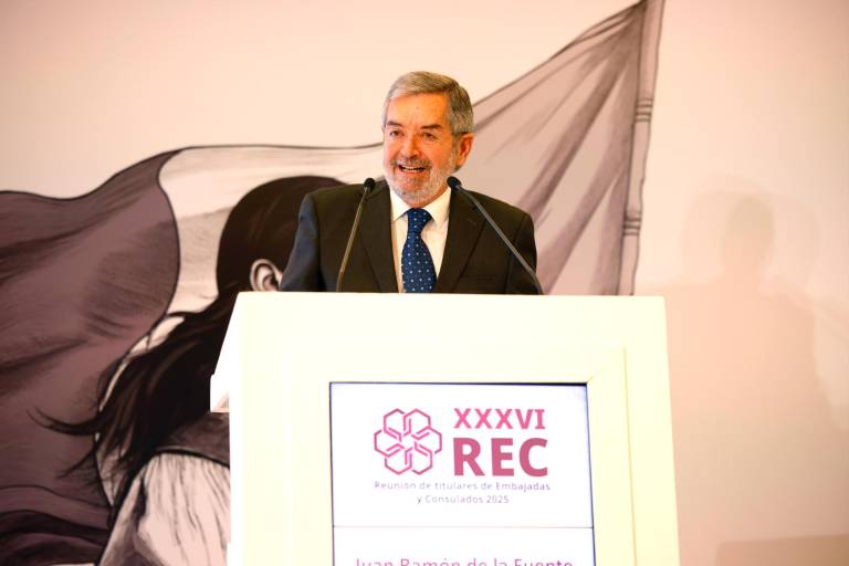 Convoca Canciller a trabajar en la defensa de los derechos de los connacionales