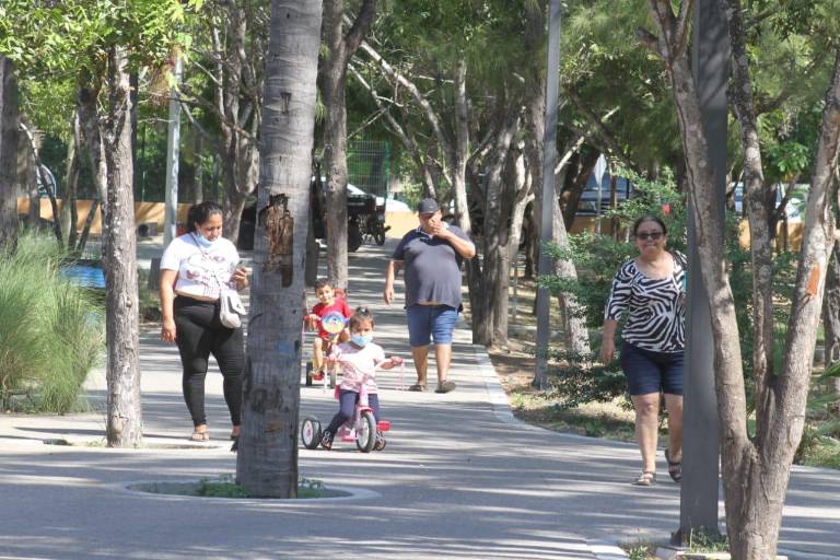 Visitantes consideran que al Parque Central de Mazatlán aún ‘le falta mucho’