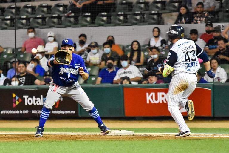 Algodoneros se lleva la serie ante Yaquis al apalearlo 10-1