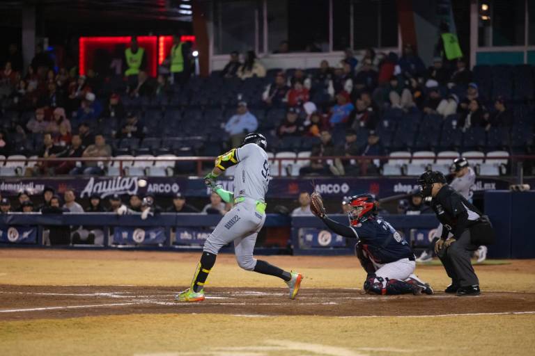 Sultanes pega primero ante Águilas en la frontera