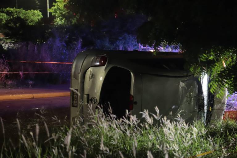 Niña de tres años pierde la vida en volcadura de auto en Mazatlán