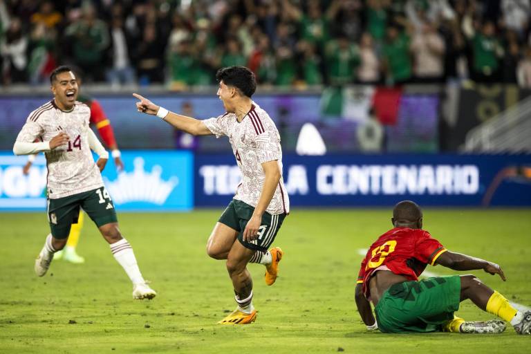 México rescata sobre el final empate ante Camerún
