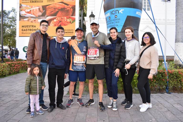 ‘Corren por Amor’ en Maratón Internacional de Culiacán