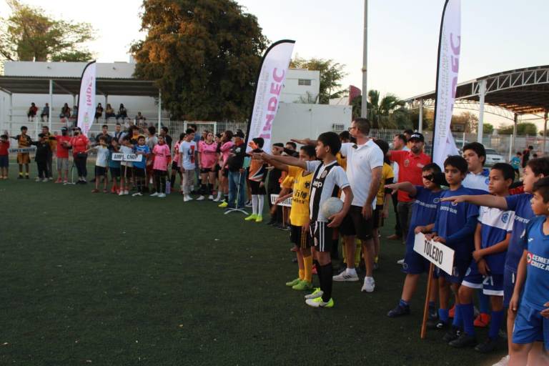 Inauguran Liga Intercolonial de Futbol 7, en Culiacán
