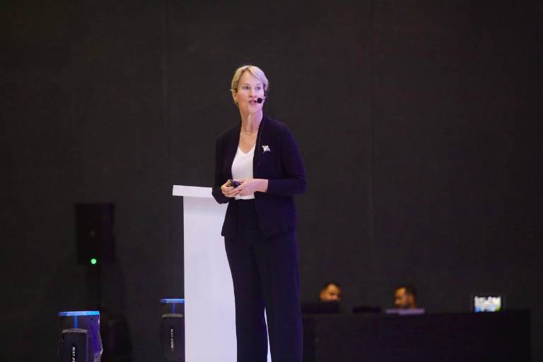 Se engalana Mazatlán con la visita de Frances Arnold, Premio Nobel de Química 2018