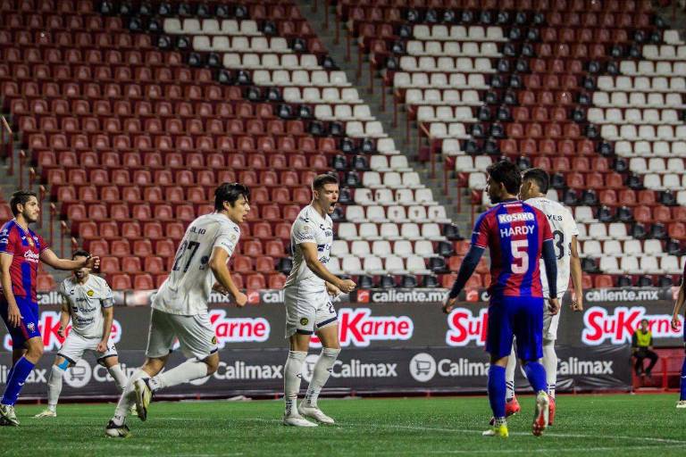 Dorados da golpe de autoridad ante Atlante