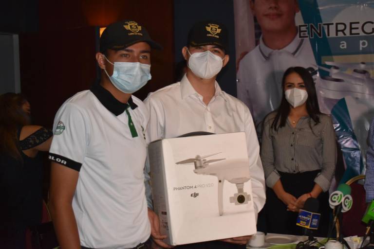 Impulsan nuevas carreras
