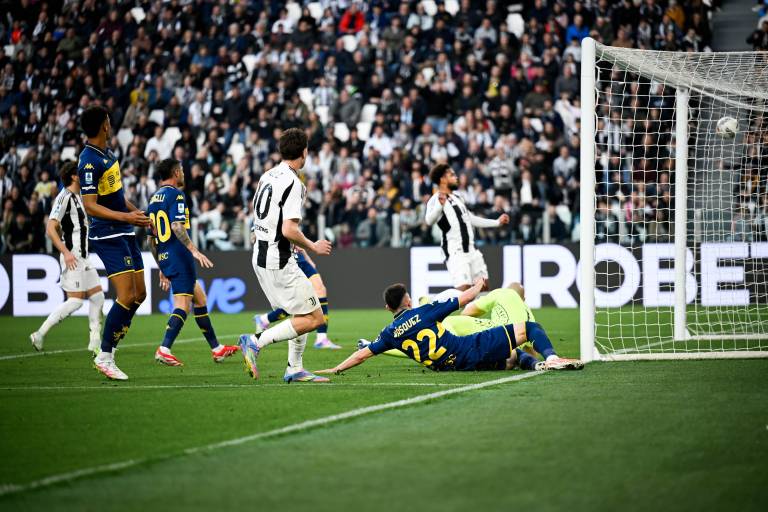Juventus estrena era Tudor con ajustado triunfo sobre Genoa; Johan Vásquez titular
