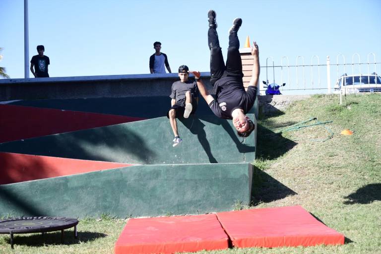 Lucen habilidades en Torneo de Parkour We Love Jump-Imdec 2023