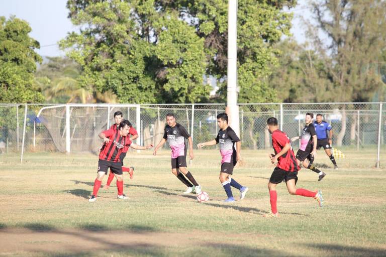IMSS-Umepa sella importante resultado en Futbol Intermédicos