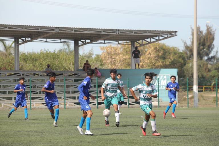 Golea Pachuca a Sonny en la Liga Juvenil B