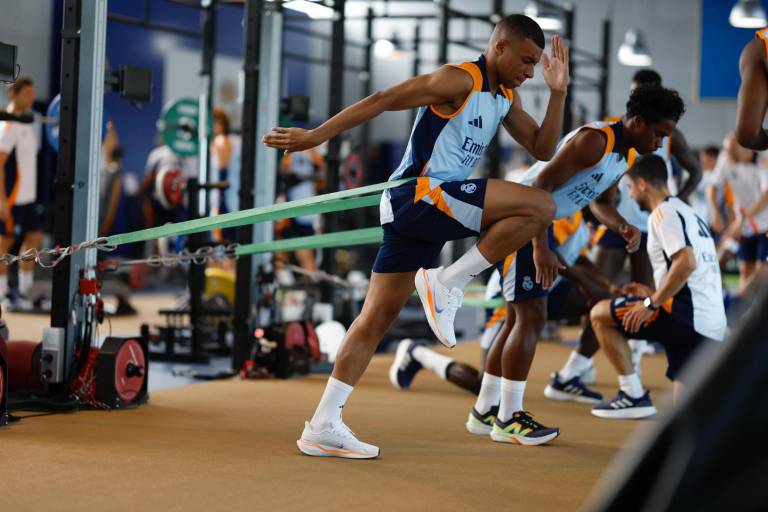 Kylian Mbappé lleva ante la liga francesa y a la UEFA su reclamo económico contra PSG