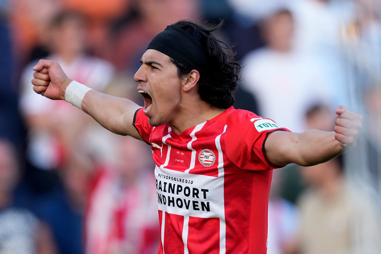 Sinaloense Érick Gutiérrez anota y es campeón de Copa con el PSV