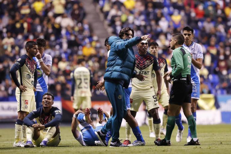 Suspenden un partido a Solari por ingresar a la cancha; hay aviso de veto al Cuauhtémoc