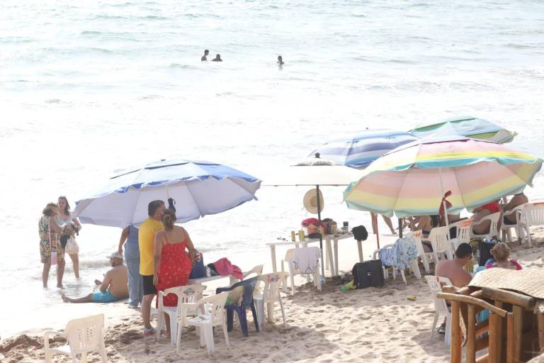 Tendrá Mazatlán fin de semana caluroso y sin afectaciones por huracán Carlotta: Protección Civil