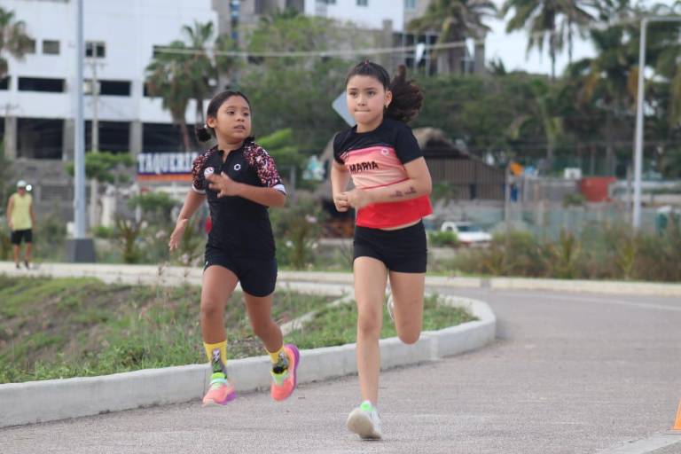 Completan con éxito el Duatlón Kids 2023