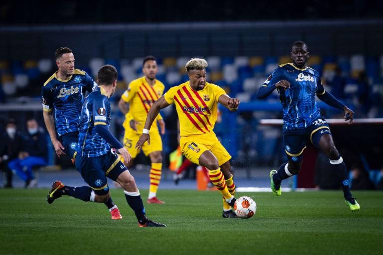 Barcelona golea al Napoli y avanza a octavos en la Europa League