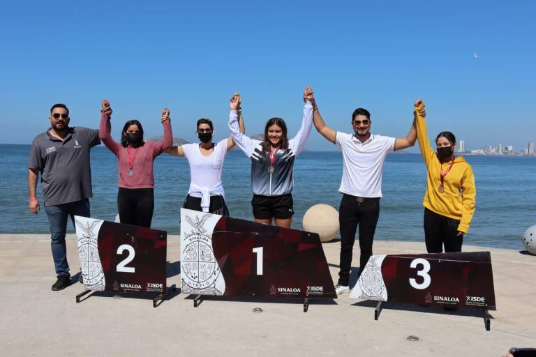 Domina Mazatlán etapa estatal de Aguas Abiertas