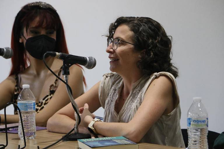 Traducir a Clarice Lispector ha sido un reto, asegura Paula Abramo