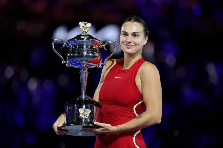 Sabalenka domina a Zheng Qinwen para defender su título del Abierto de Australia