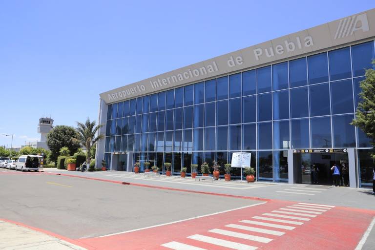 Gobierno federal da a la Sedena el control de 6 aeropuertos: Uruapan, Palenque, Puebla, Chetumal, Tamuín y el de Ixtepec