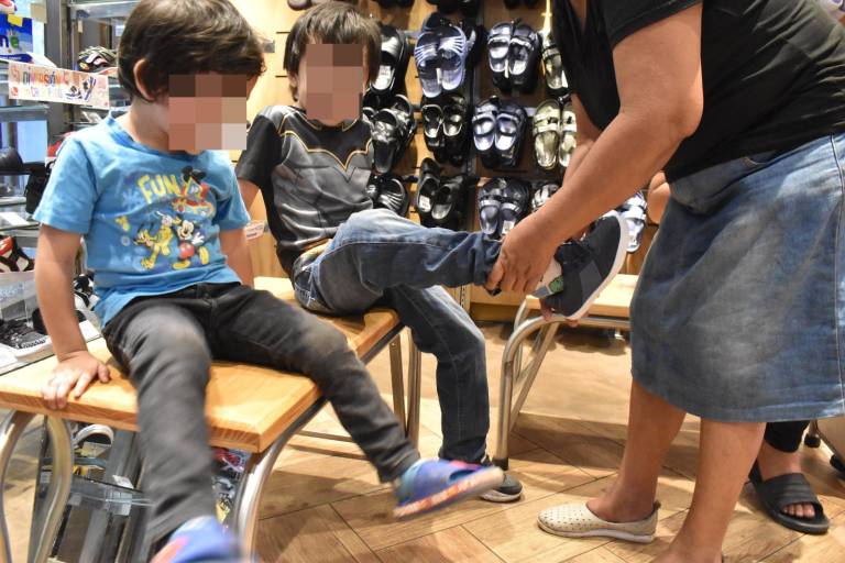 Repunta venta de calzado en los tres días previos al Día del Niño, aseguran locatarios en Culiacán