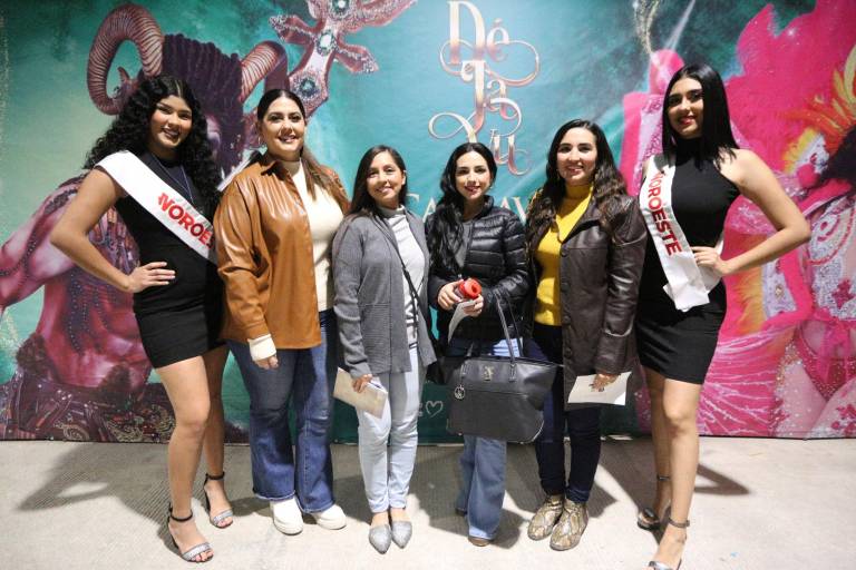 Recibe su corona Víctor II como Rey del Carnaval de Mazatlán 2023