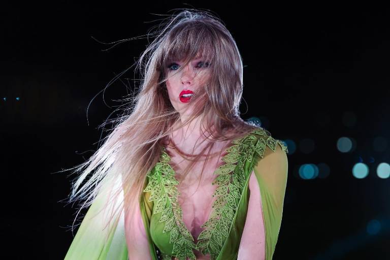 Taylor Swift se reúne con la familia de fan fallecida durante su concierto