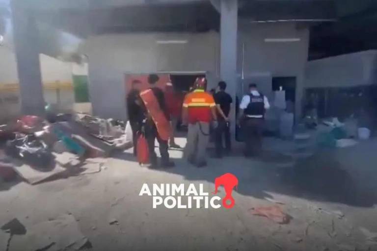 Mueren 4 trabajadores tras caída de elevador en plaza comercial de Monterrey