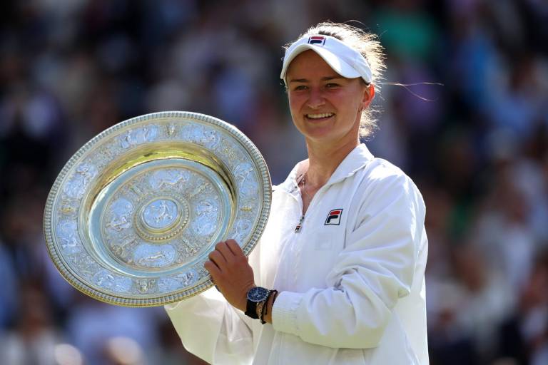 Krejcikova vence a Paolini en tres sets y se corona campeona de Wimbledon