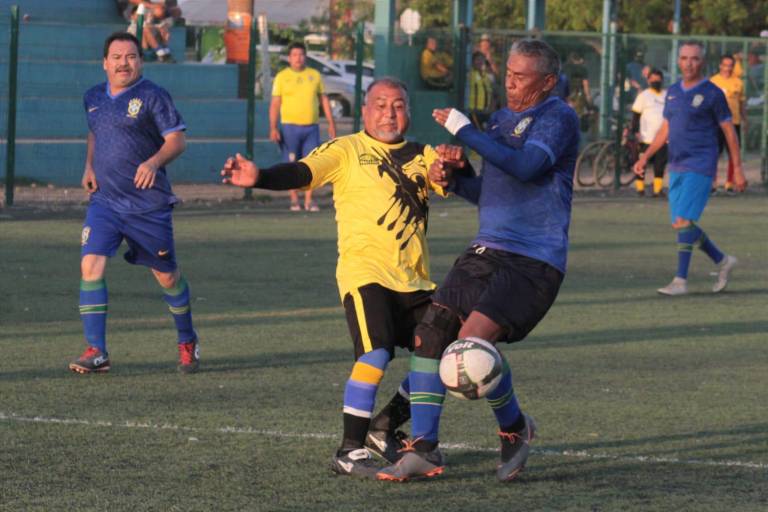 Salen equipos por boleto a semifinales de Liga Golden Máster