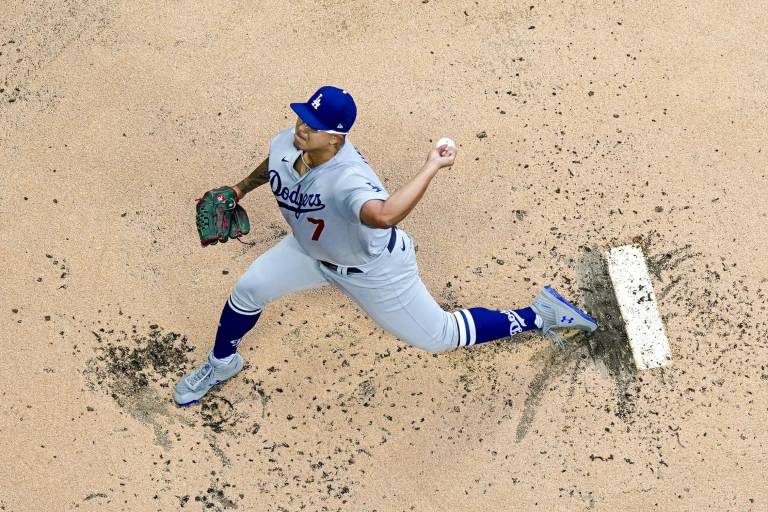 Julio Urías llega a 14 triunfos, tras efectiva labor ante los Marlins