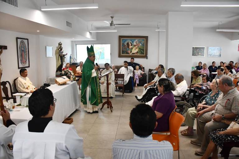 Con una misa, celebra Casa del Carmen 100 años de servicio ininterrumpido