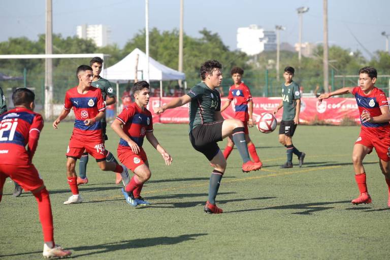 Fuerzas Básicas de los Cañoneros se encaminan a su clasificación en la Copa Mazatlán