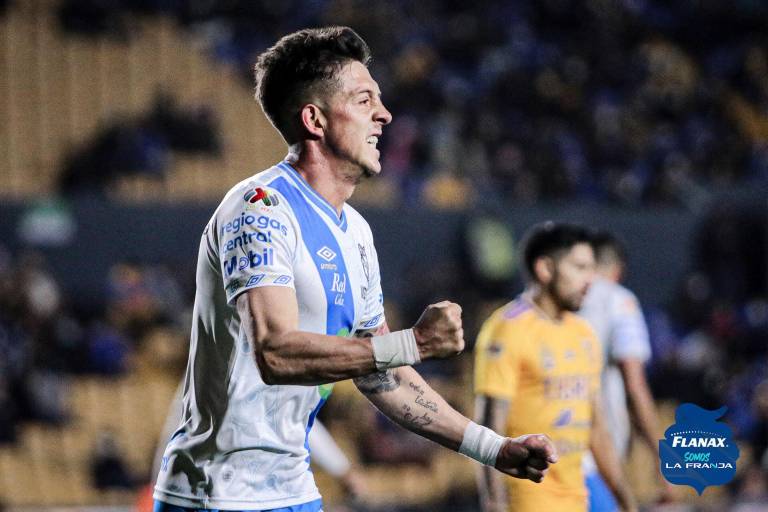Puebla aprovecha errores de Tigres para ganar en el Volcán