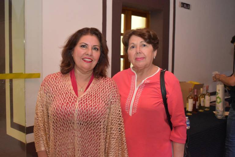 Brinda Arturo Zavala un homenaje póstumo a Magaly Reyes con su nuevo libro