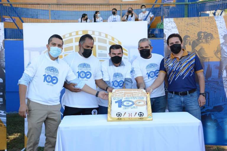 UAS celebra primer siglo del Estadio Universitario con ceremonia y juegos amistosos