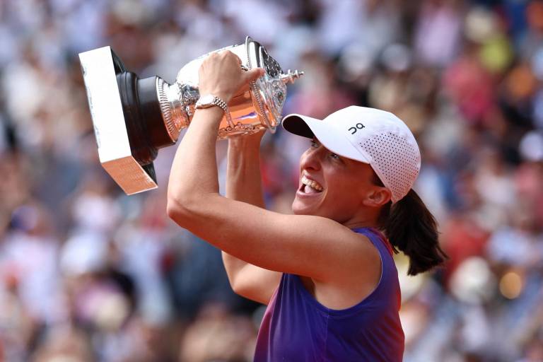 ¡Reina de París! Swiatek vence a Paolini para ganar su cuarta corona en Roland Garros