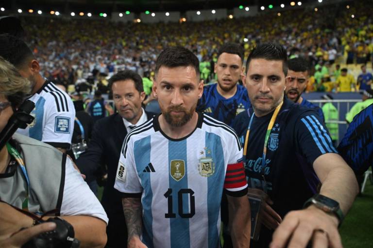 Tras disturbios en Brasil, Argentina decide abandonar la cancha previo al choque de eliminatoria mundialista