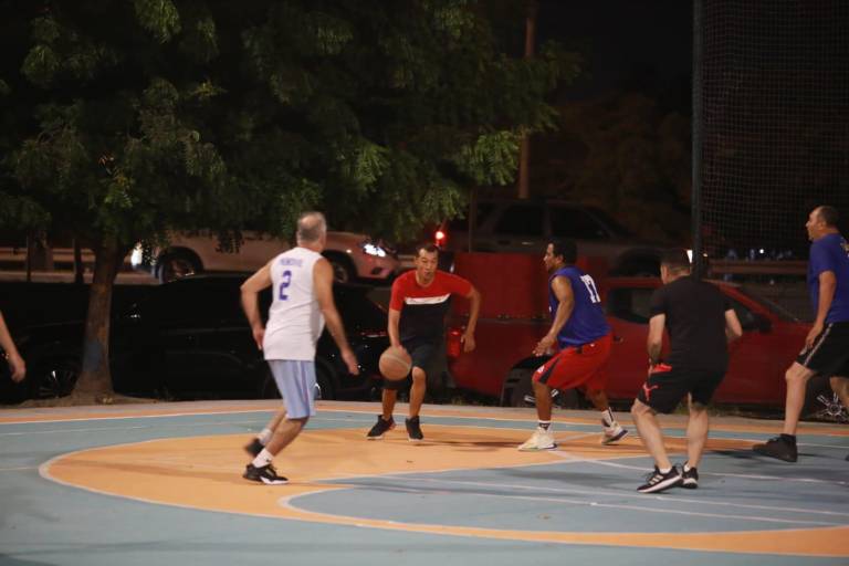 Restaurante IL Mosto deja desarmado a su rival, en Torneo Veteranos