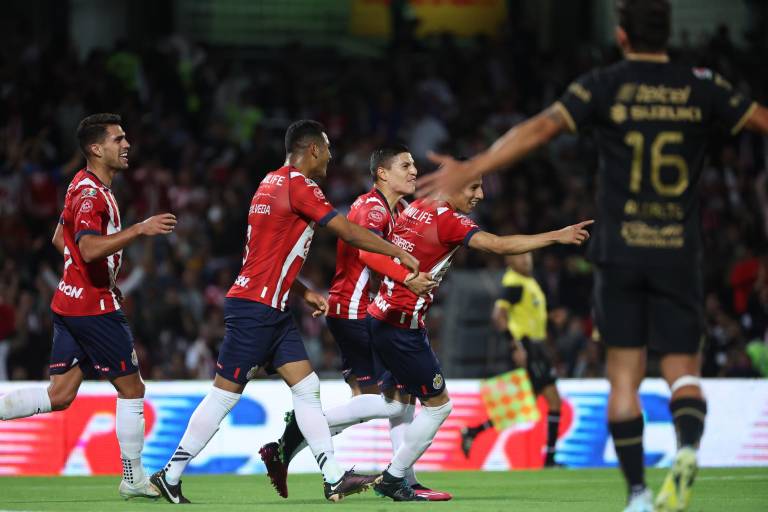 Chivas saca los tres puntos de Ciudad Universitaria